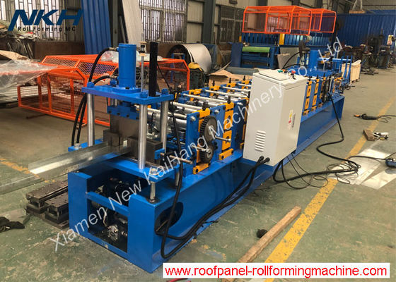 खरीदें Cr12Mov ब्लेड के साथ PLC नियंत्रण शहतीर शीट रोल बनाने की मशीन online manufacture